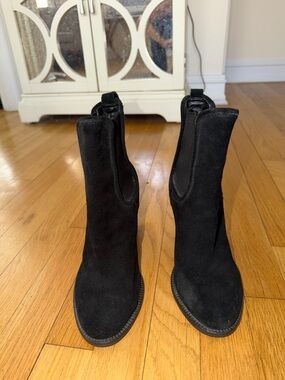 Dolce Vita Black Suede Chelsea Ankle Boots - Women's Size 8